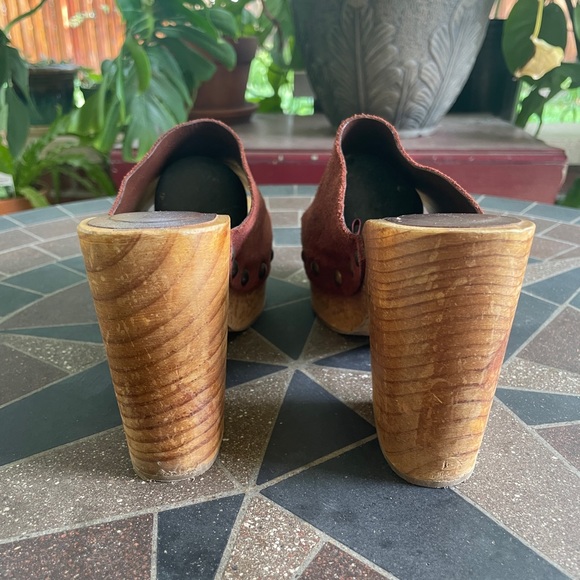 Zara Wooden Heels Size 7 in Chestnut Brown Suede - Picture 4 of 4